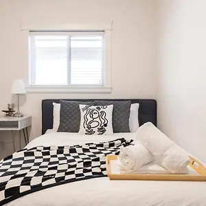 si-daniel-home-near-yvr-airport-skytrain-separate-entry.richmond-hotels.com/