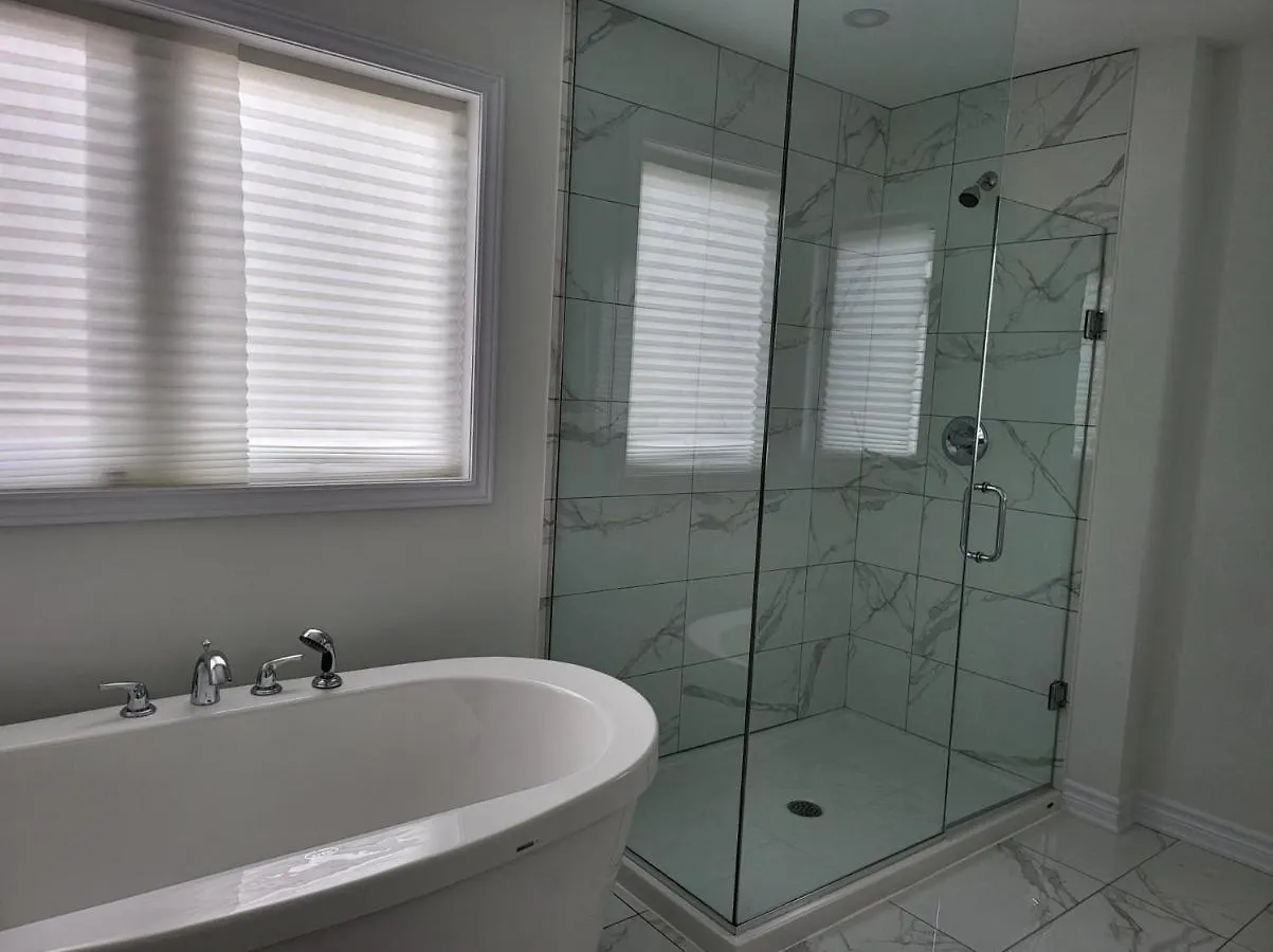 Guest house Luxury Home Ottawa