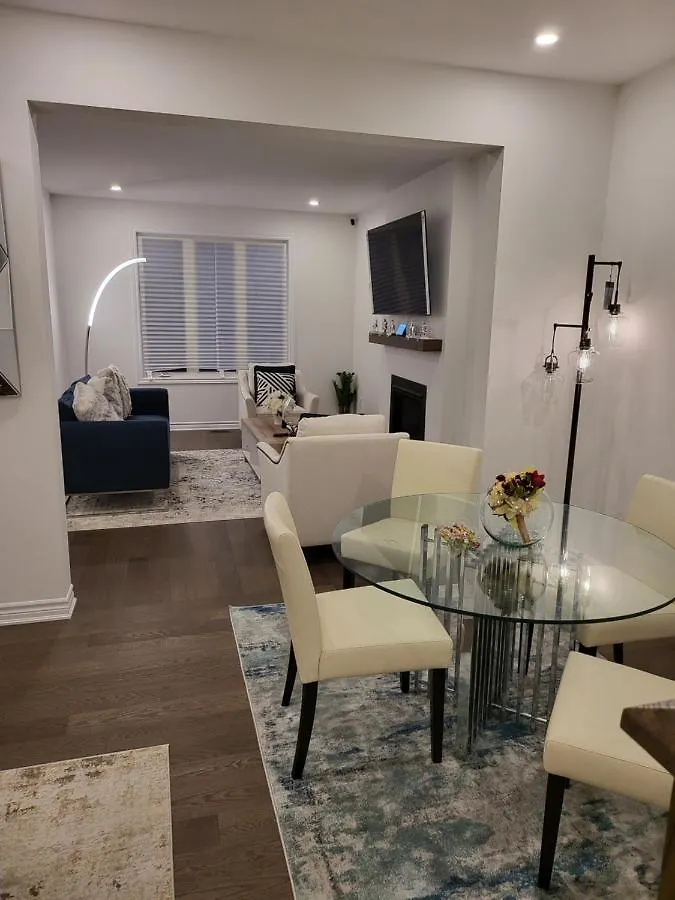 Luxury Home Ottawa Guest house